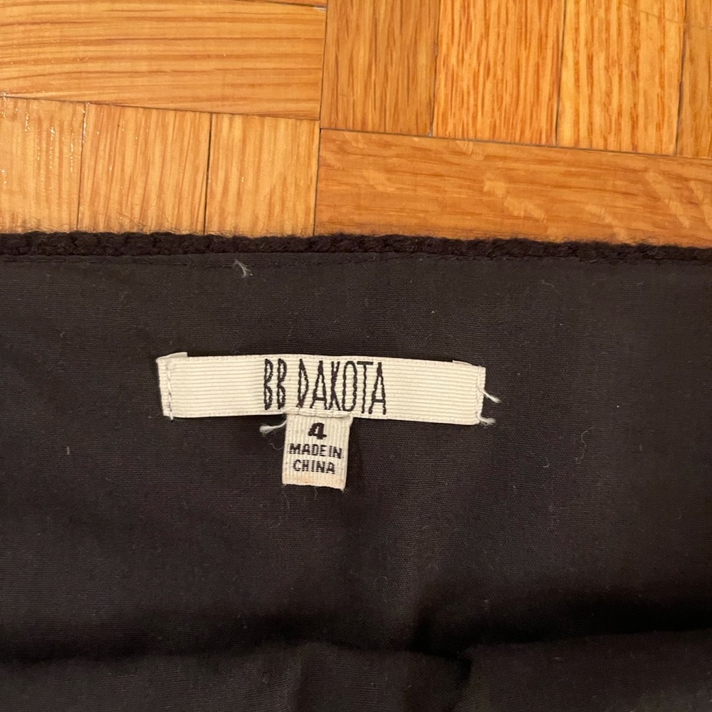 BB Dakota knit mini skirt, size S - Picture 2 of 2